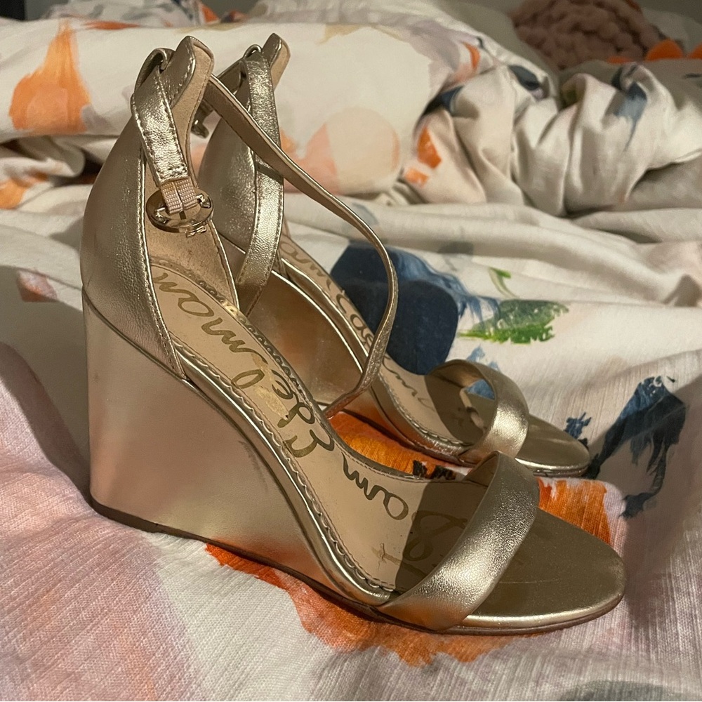 Sam Edelman Gold Neesa Wedge - Picture 3 of 4
